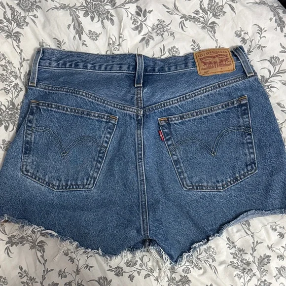 Levi's Classic Blue Jean Shorts - Picture 5 of 6